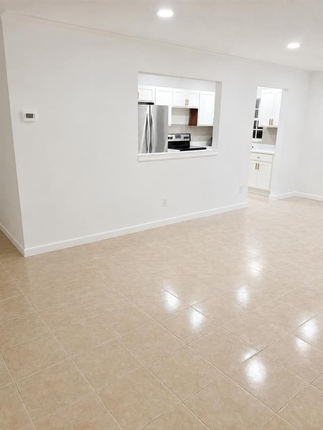 330 W 22ND Court, Riviera Beach FL 33404 - Riviera Beach, FL - Photo 2