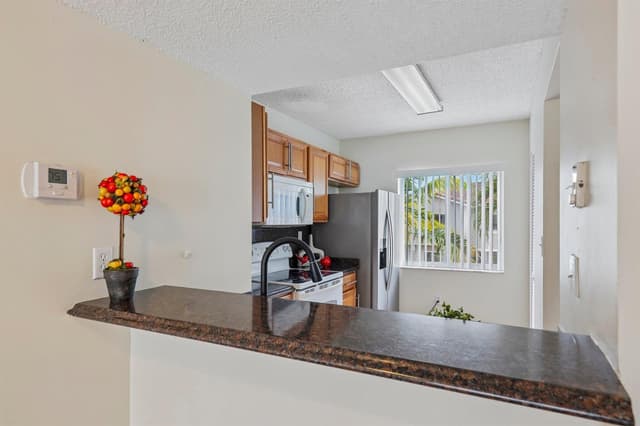 167 RIVIERA Circle, Weston FL 33326 - Weston, FL - Photo 3