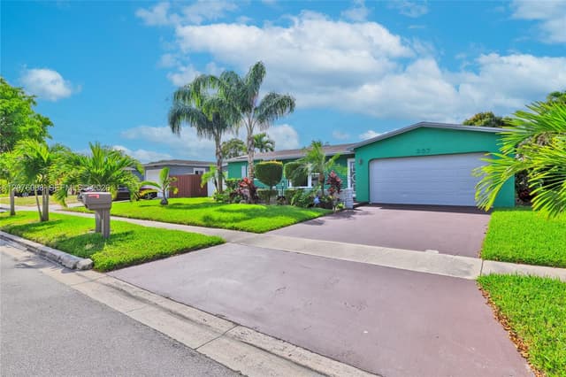 257 NW 79th Ave, Margate FL 33063 - Margate, FL - Photo 5