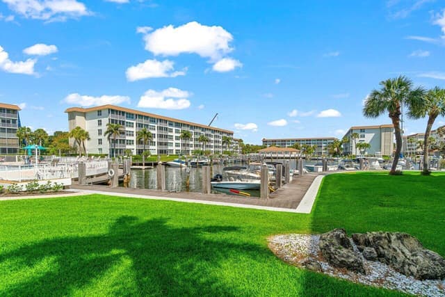 911 Gardenia Drive # 249, Delray Beach FL 33483 - Delray Beach, FL - Photo 3