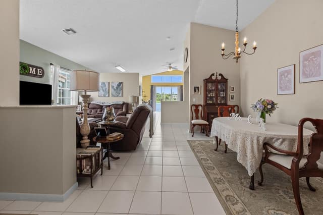 7865 Rockport Circle, Lake Worth FL 33467 - Lake Worth, FL - Photo 6