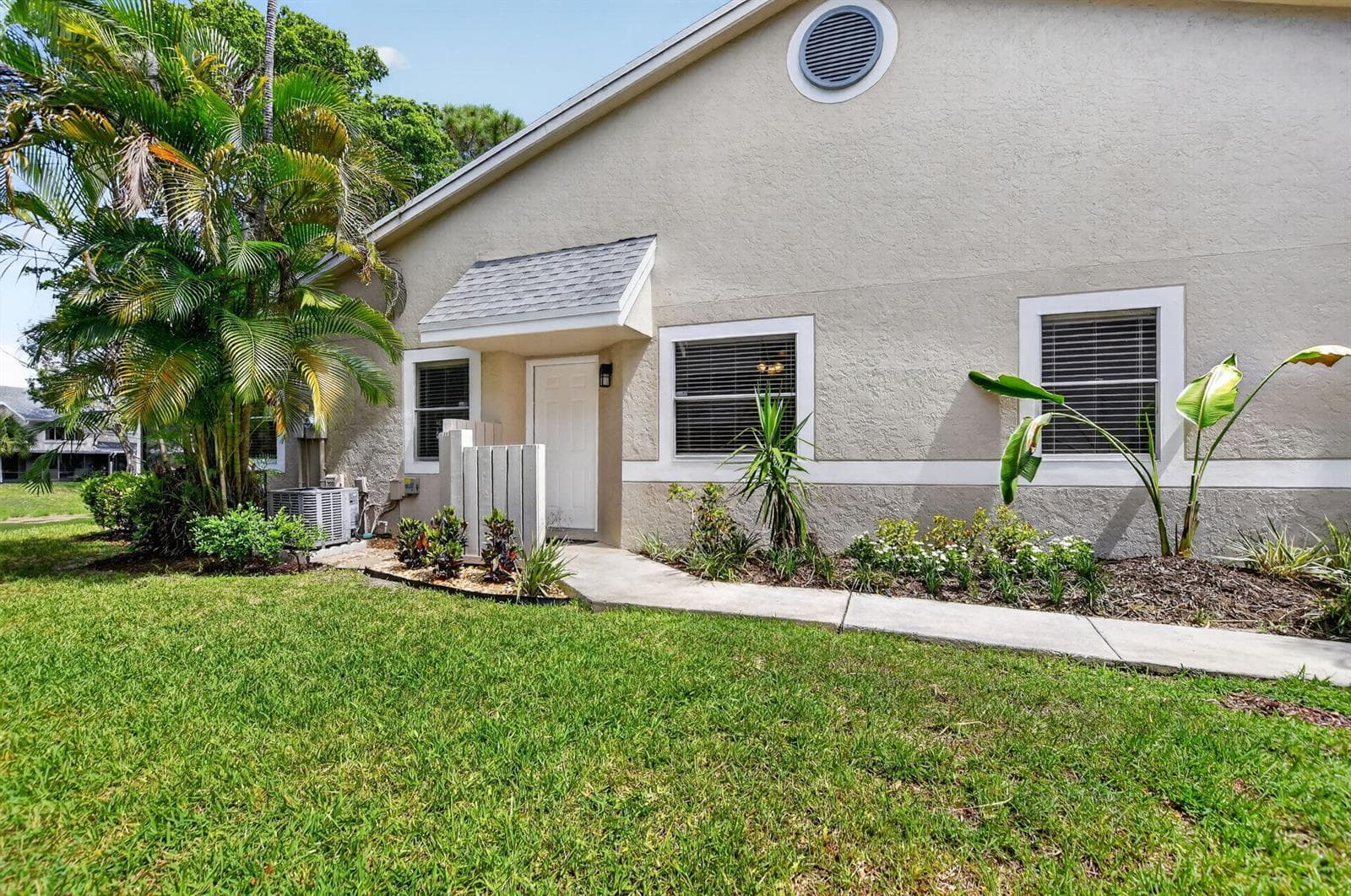1971 Discovery Circle E, Deerfield Beach FL 33442 - Deerfield Beach, FL - Photo 1