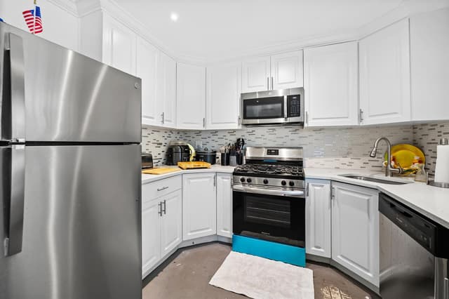 6296 CARTHAGE Circle N, FL 33463 - Photo 2