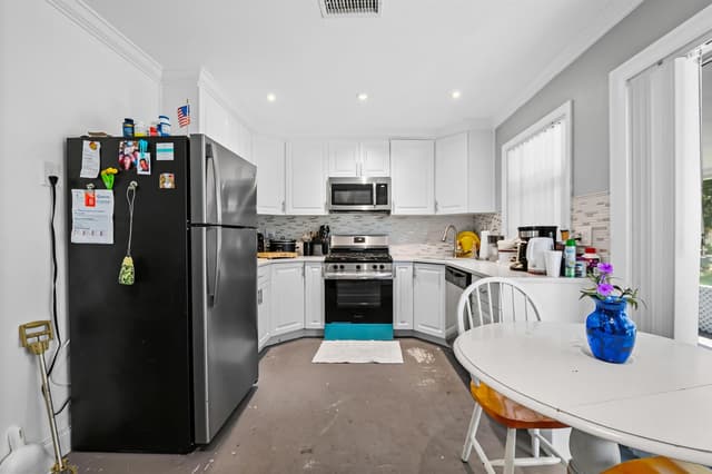 6296 CARTHAGE Circle N, FL 33463 - Photo 5