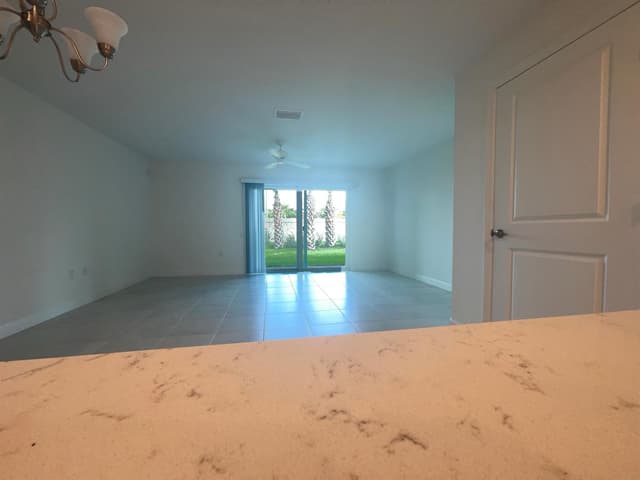 6907 Broadwater Lane, Lake Worth FL 33467 - Lake Worth, FL - Photo 6