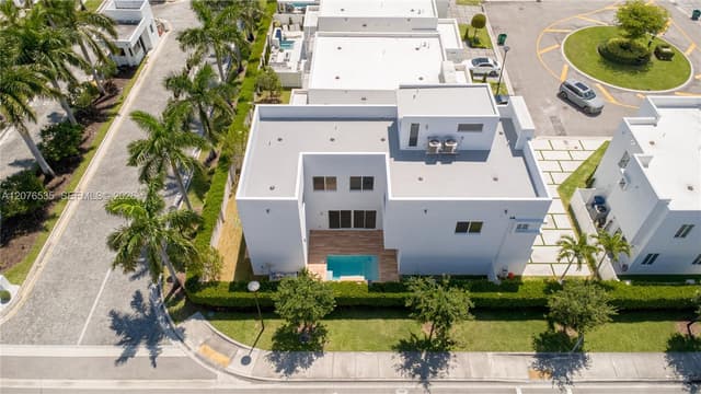 10381 NW 67th Ter, Doral FL 33178 - Doral, FL - Photo 6