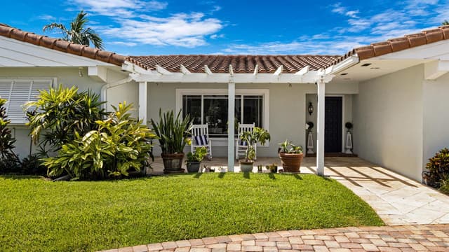 2750 NE 8TH Court, Pompano Beach FL 33062 - Pompano Beach, FL - Photo 4