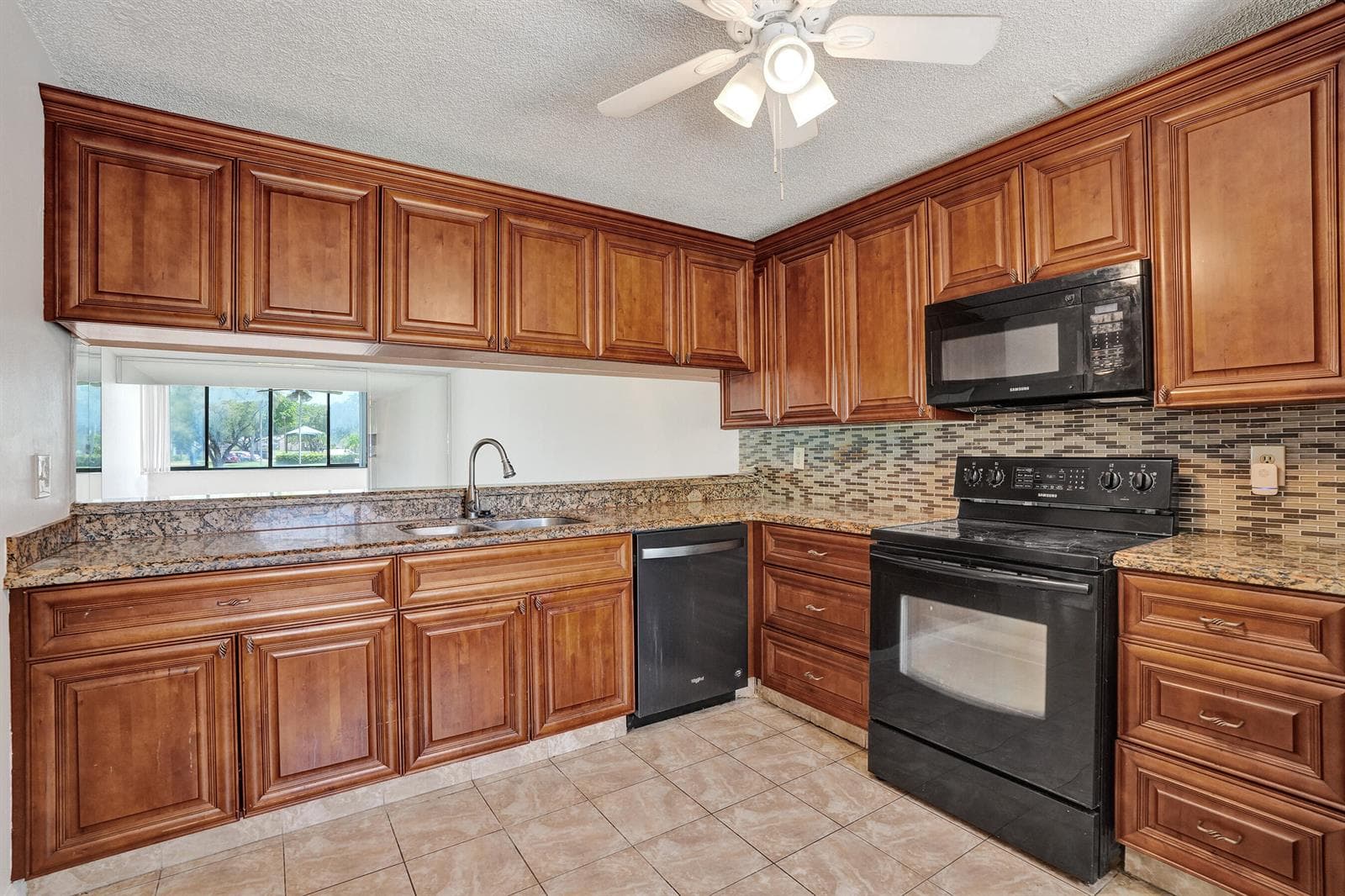 8030 Hampton Boulevard # 106, North Lauderdale FL 33068 - North Lauderdale, FL - Photo 1