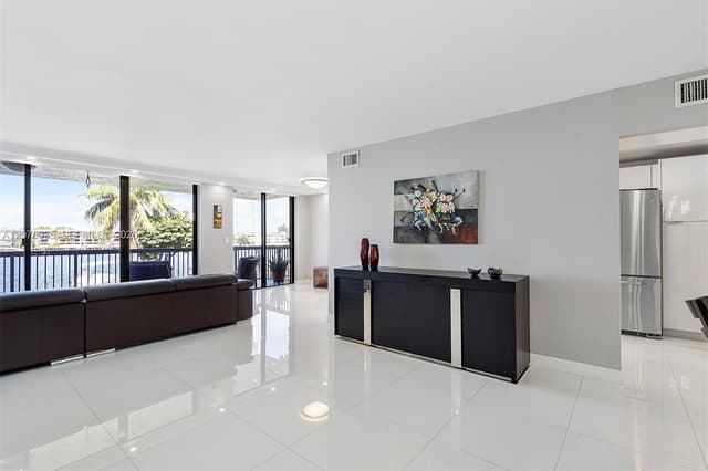 200 Golden Isles Dr # 206, Hallandale Beach FL 33009 - Hallandale Beach, FL - Photo 3