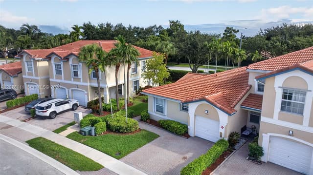 11641 NW 47th Dr, Coral Springs FL 33076 - Coral Springs, FL - Photo 4