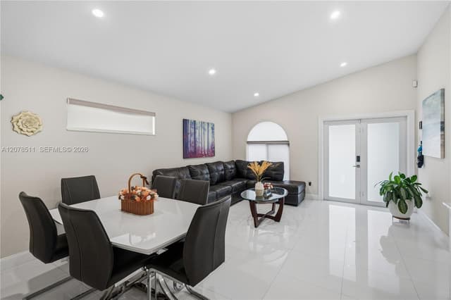 7456 W 34th Ln, Hialeah FL 33018 - Hialeah, FL - Photo 2