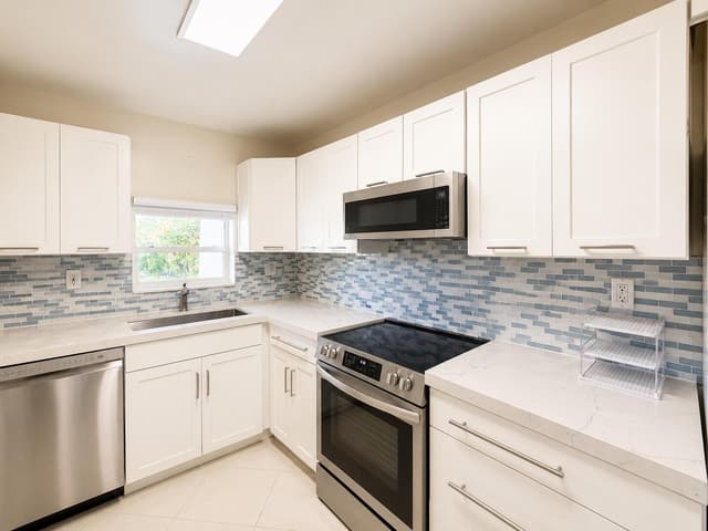 9411 N Hollybrook Lake Drive # 309, Pembroke Pines FL 33025 - Pembroke Pines, FL - Photo 3