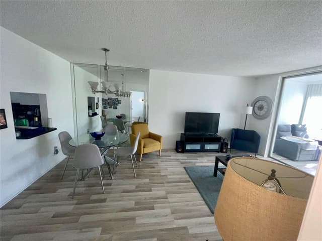 5860 NW 64TH Avenue # 206, Tamarac FL 33319 - Tamarac, FL - Photo 2