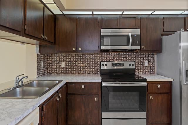 112 LAKE EMERALD Drive # 209, Oakland Park FL 33309 - Oakland Park, FL - Photo 3