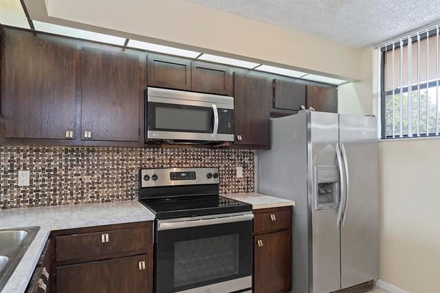 112 LAKE EMERALD Drive # 209, Oakland Park FL 33309 - Oakland Park, FL - Photo 4