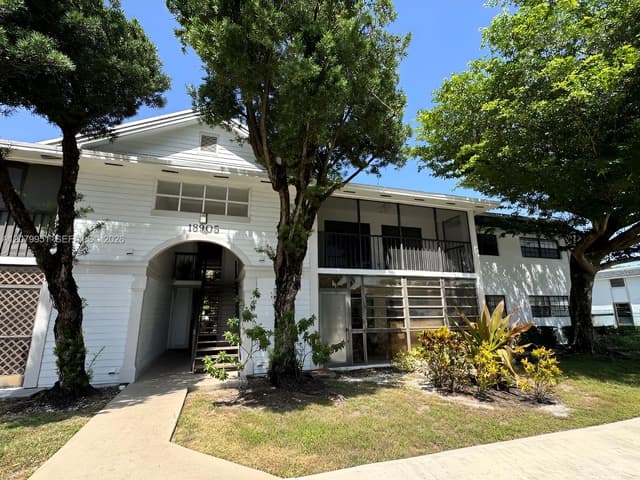 18905 NW 62nd Ave # 204, Hialeah FL 33015 - Hialeah, FL - Photo 2
