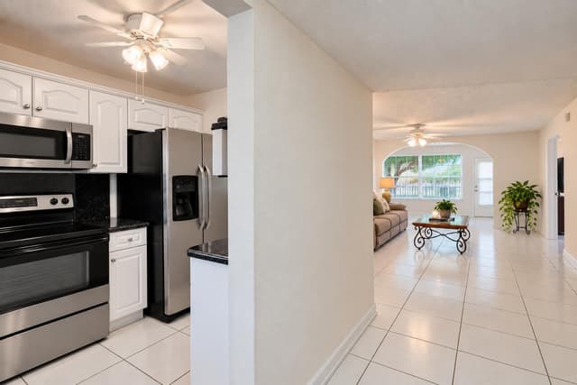 2651 Sunrise Lakes Drive E # 104, Sunrise FL 33322 - Sunrise, FL - Photo 4