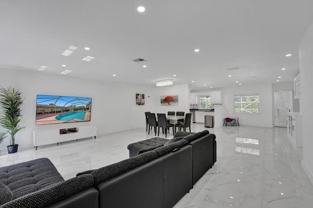 2109 NW 87TH Terrace, Coral Springs FL 33071 - Coral Springs, FL - Photo 7