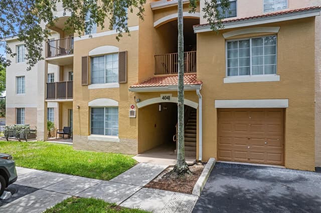 4041 SAN MARINO Boulevard # 202, West Palm Beach FL 33409 - West Palm Beach, FL - Photo 2