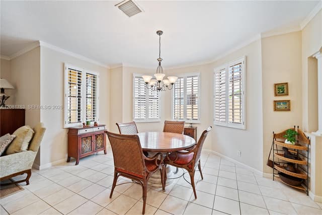 1634 Passion Vine Cir # 2, Weston FL 33326 - Weston, FL - Photo 4