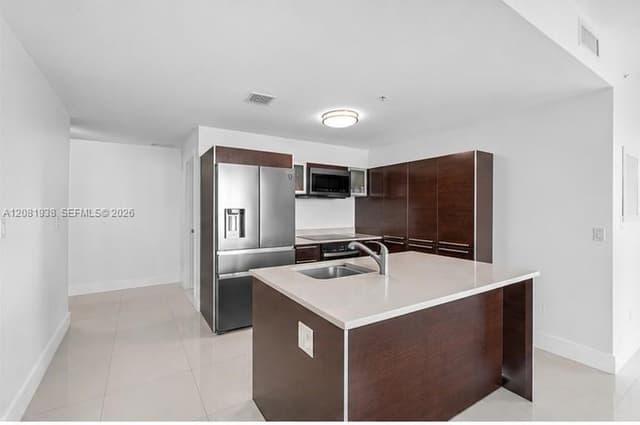 1900 N Bayshore Dr # 2111, Miami FL 33132 - Miami, FL - Photo 2