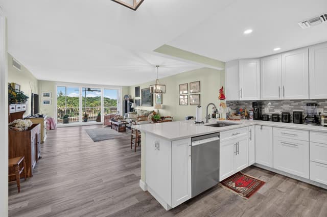 3100 NE 48TH Court # 409, Lighthouse Point FL 33064 - Lighthouse Point, FL - Photo 6