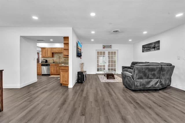 5260 SW 6TH Place, Margate FL 33068 - Margate, FL - Photo 6