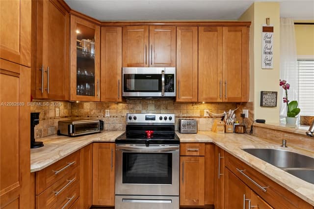 5741 Isles Cir, Tamarac FL 33321 - Tamarac, FL - Photo 4