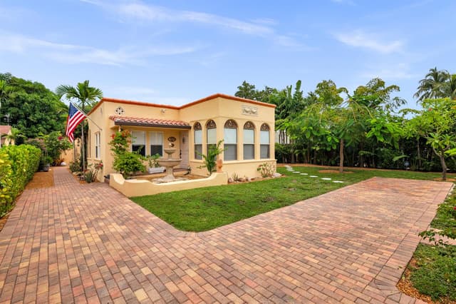 319 Plymouth Road, West Palm Beach FL 33405 - West Palm Beach, FL - Photo 2