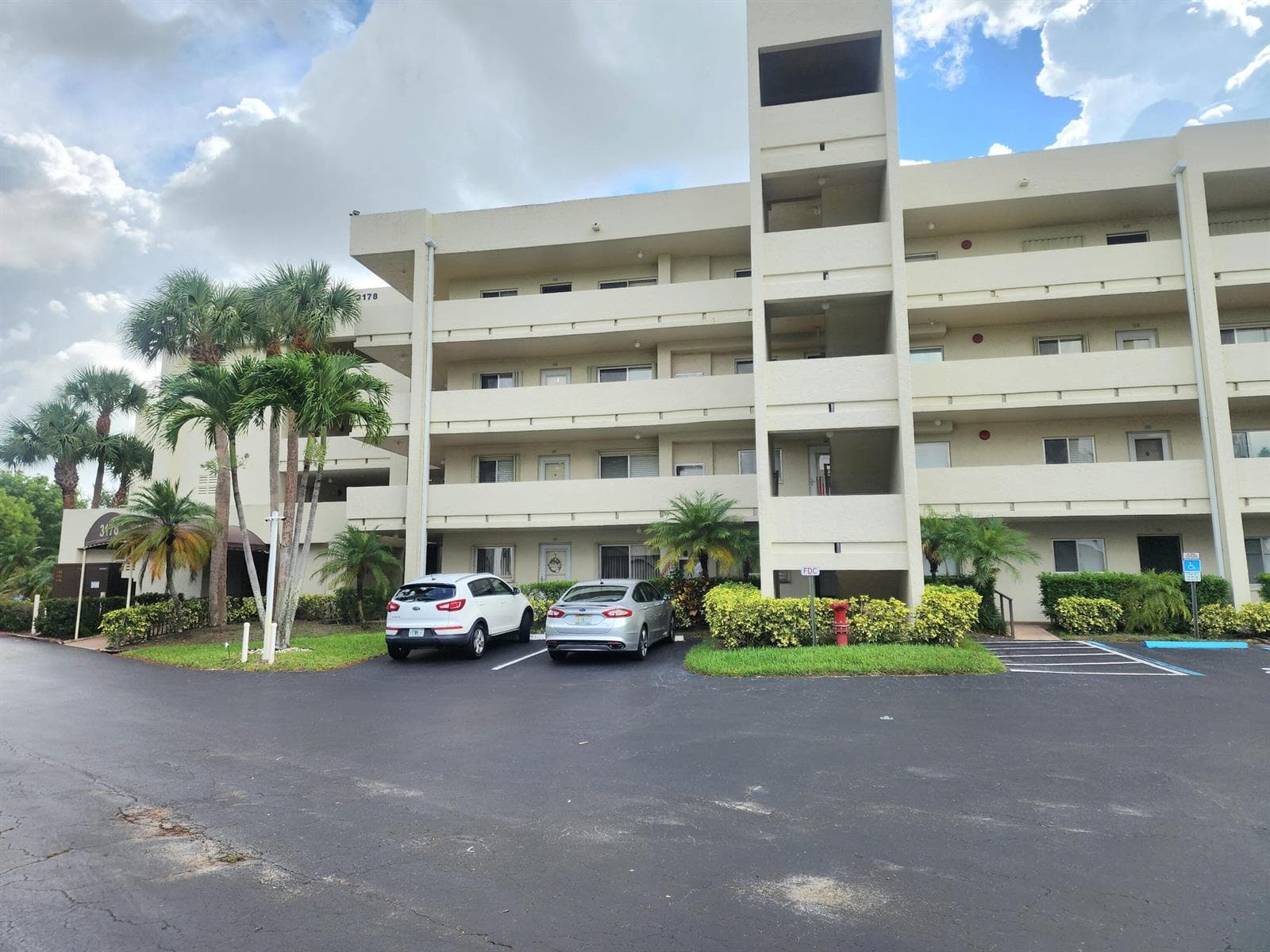 3178 VIA POINCIANA Drive # 411, Lake Worth FL 33467 - Lake Worth, FL - Photo 1