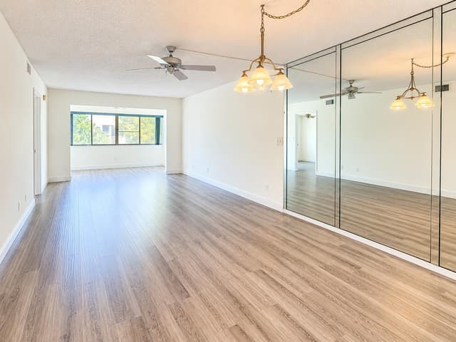 3178 VIA POINCIANA Drive # 411, Lake Worth FL 33467 - Lake Worth, FL - Photo 5