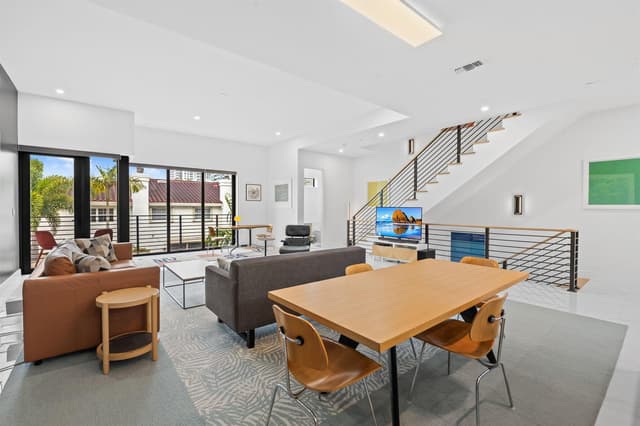 818 NE 2ND Street, Fort Lauderdale FL 33301 - Fort Lauderdale, FL - Photo 2