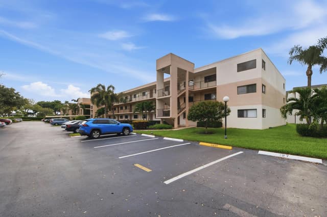15075 WITNEY Rd #303, Delray Beach FL 33484 - Delray Beach, FL - Photo 2
