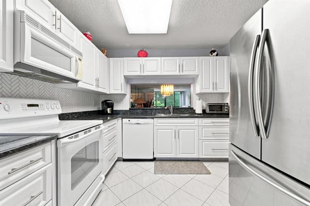 15075 WITNEY Rd #303, Delray Beach FL 33484 - Delray Beach, FL - Photo 7