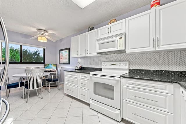 15075 WITNEY Rd #303, Delray Beach FL 33484 - Delray Beach, FL - Photo 5