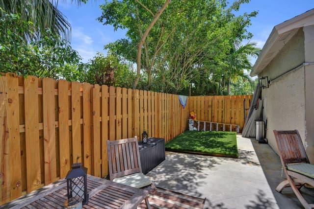 734 NW 132nd Terrace, Plantation FL 33325 - Plantation, FL - Photo 2