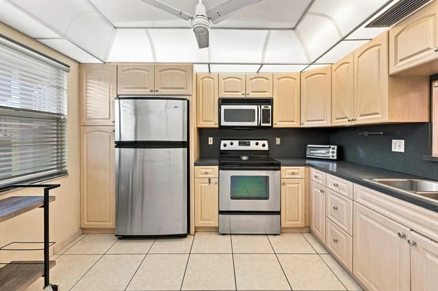 2101 LUCAYA Bend # C1, Coconut Creek FL 33066 - Coconut Creek, FL - Photo 7