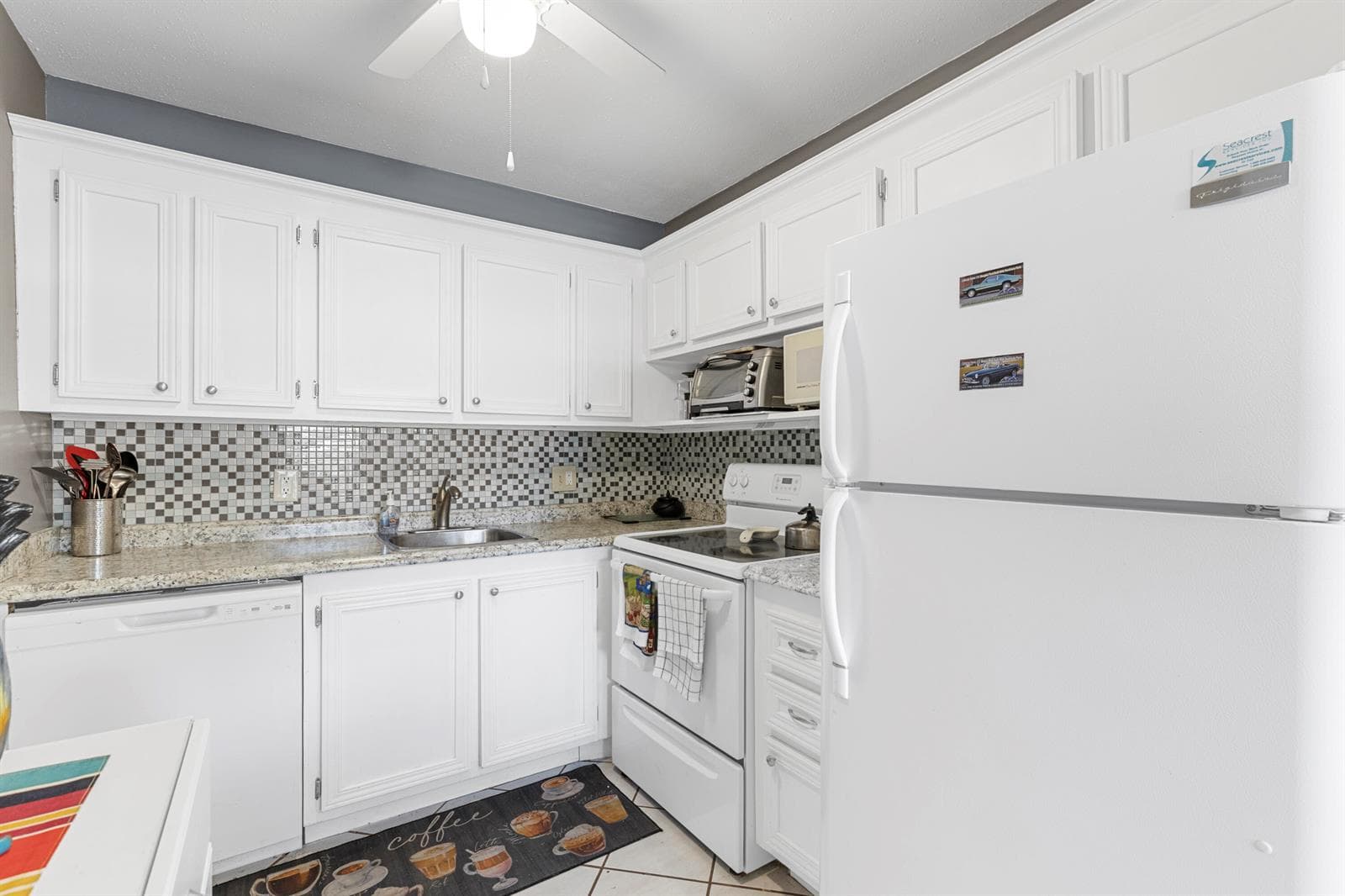 159 Newport J, Deerfield Beach FL 33442 - Deerfield Beach, FL - Photo 1