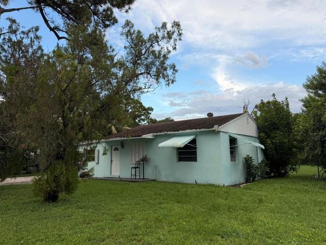 3082 Reo Lane, Palm Springs FL 33461 - Palm Springs, FL - Photo 2