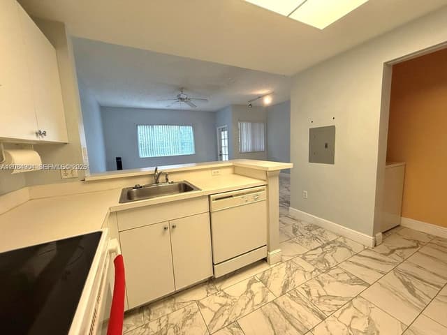 2015 SE 10th Ave # 127, Fort Lauderdale FL 33316 - Fort Lauderdale, FL - Photo 4