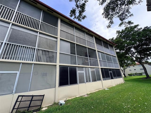 13350 SW 1st St # 107P, Pembroke Pines FL 33027 - Pembroke Pines, FL - Photo 3