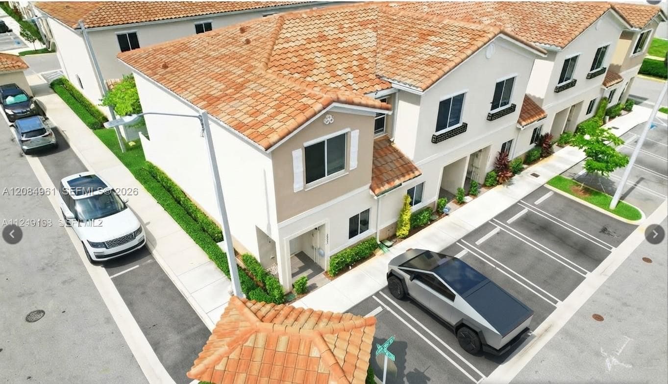2823 NW 181st St, Miami Gardens FL 33056 - Miami Gardens, FL - Photo 1