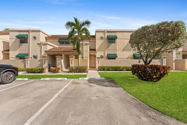 6705 Via Regina, Boca Raton FL 33433 - Boca Raton, FL - Photo 2