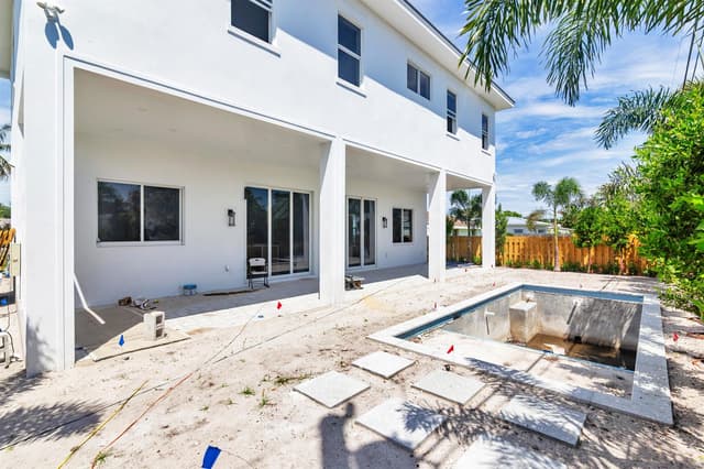 354 Laurie Road, West Palm Beach FL 33405 - West Palm Beach, FL - Photo 6