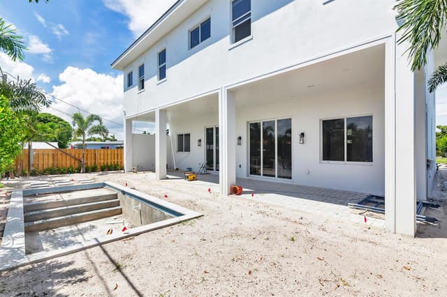 354 Laurie Road, West Palm Beach FL 33405 - West Palm Beach, FL - Photo 5