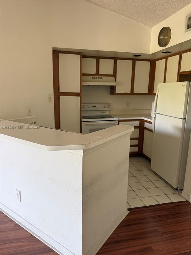 437 Vista Isles Dr, # 2223, Sunrise FL 33325 - Sunrise, FL - Photo 2