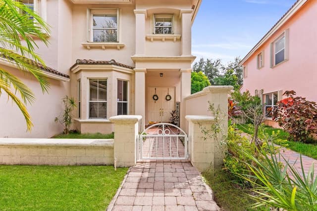 5302 VICTORIA Circle, West Palm Beach FL 33409 - West Palm Beach, FL - Photo 4