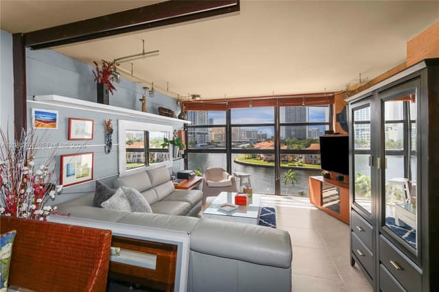 200 Leslie Dr # 724, Hallandale Beach FL 33009 - Hallandale Beach, FL - Photo 5