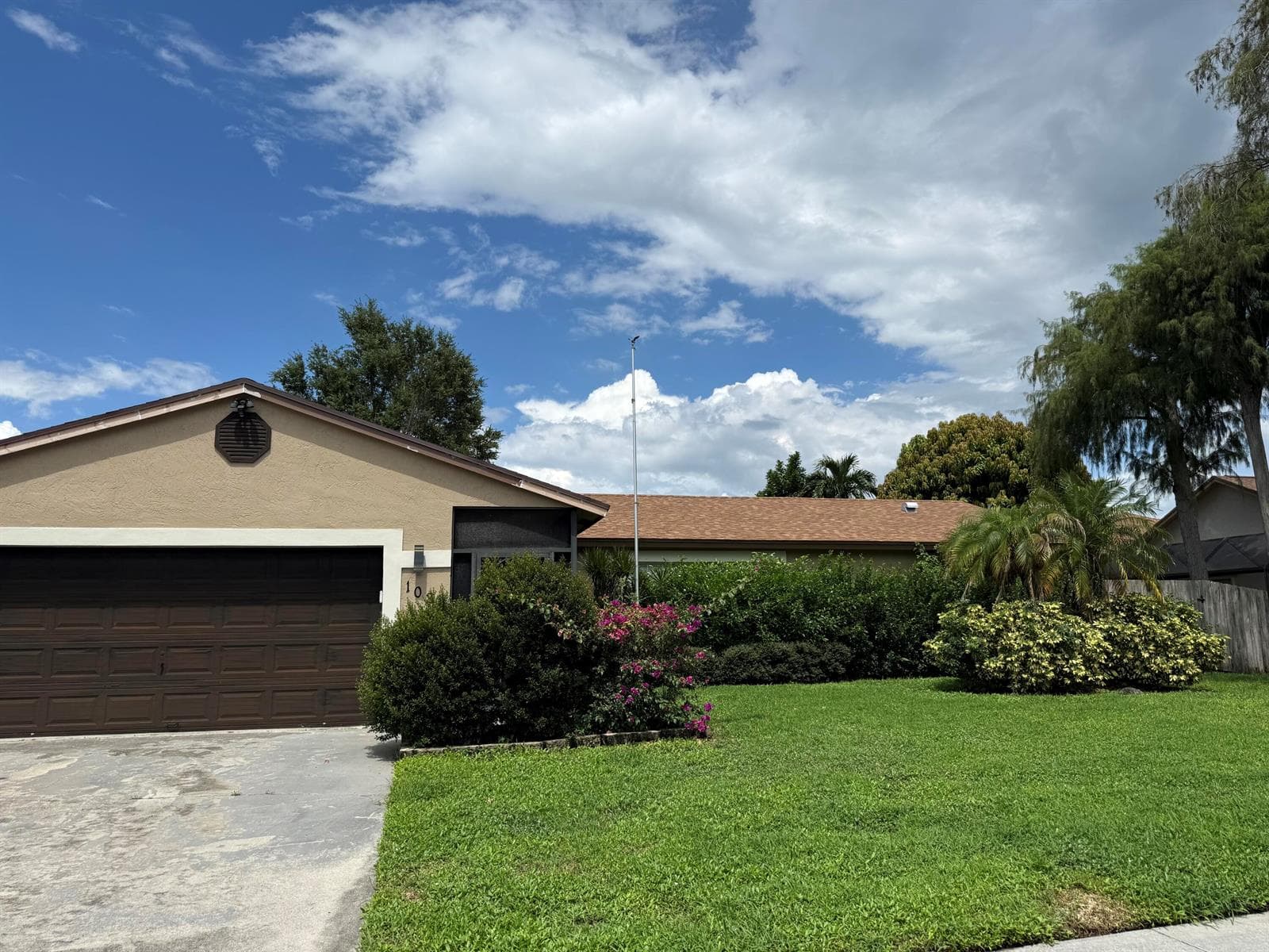 102 SAND PINE Way, Royal Palm Beach FL 33411
