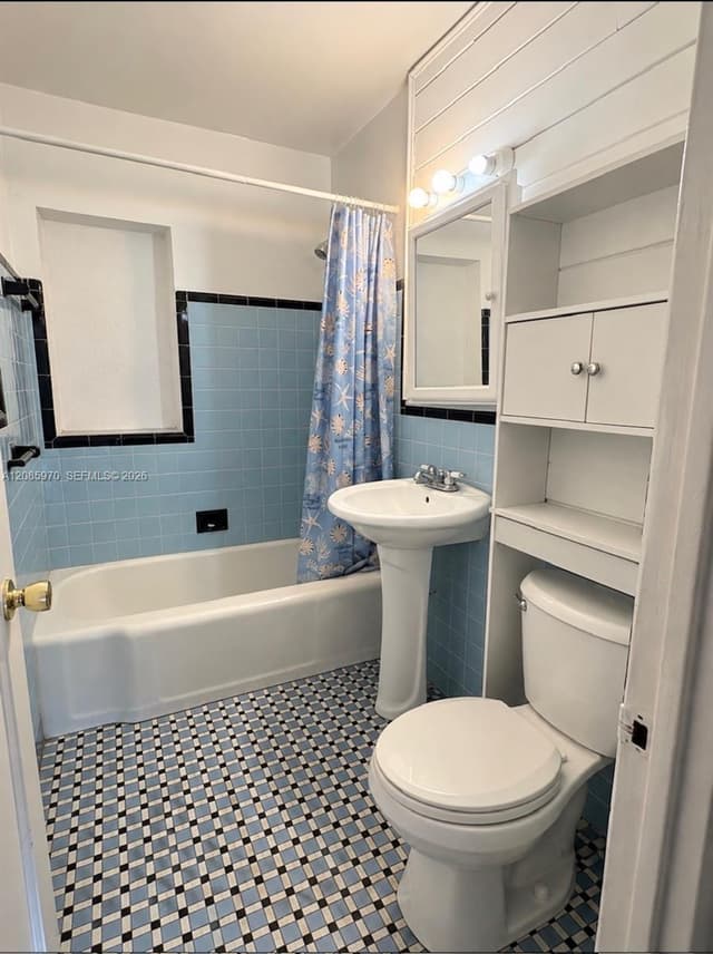 1010 E 8th Ct, Hialeah FL 33010 - Hialeah, FL - Photo 4